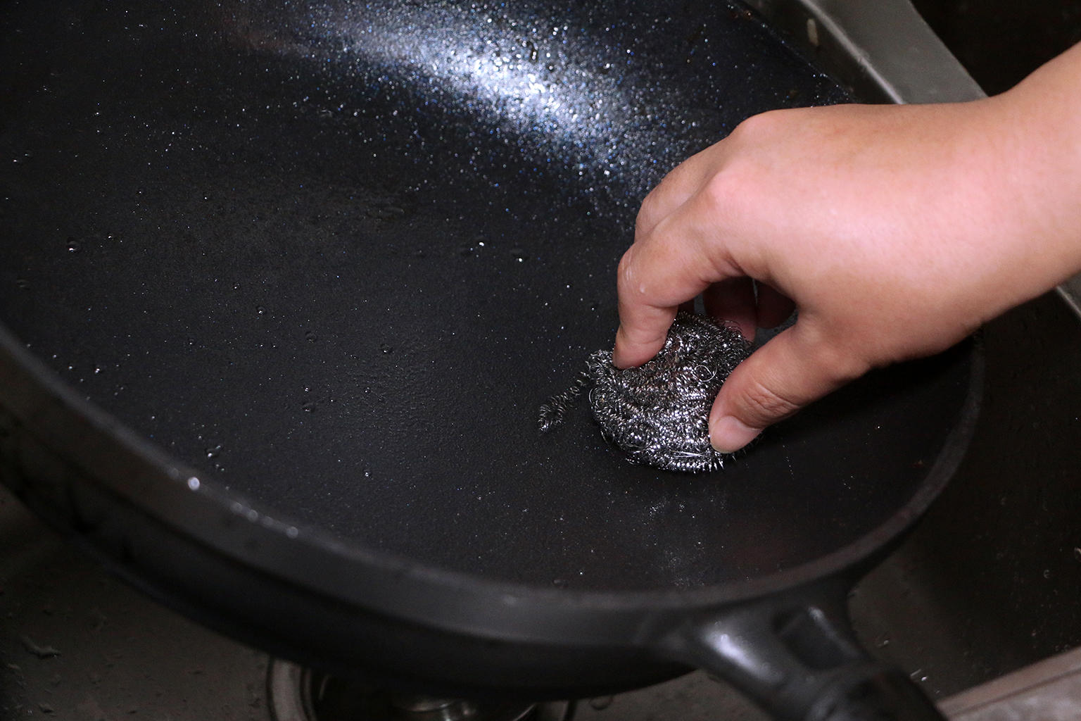 不惧铁铲的铁锅,九阳大魔王爆炒不粘锅测评