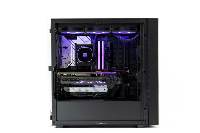 微星z690刀锋可以用1070ti吗,微星z690刀锋钛对比吹雪