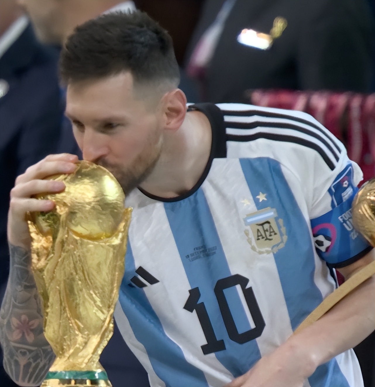 梅西饮食结构,梅西35岁举起大力神杯是奇迹吗