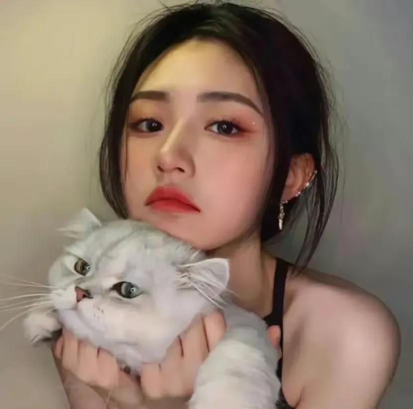 一家中古奢侈品店的声色世界,一家中古奢侈店的声色世界