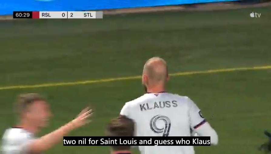 身高1米9，却喜欢用脚进球，26岁的谢顶射手，成了美国球队的大腿