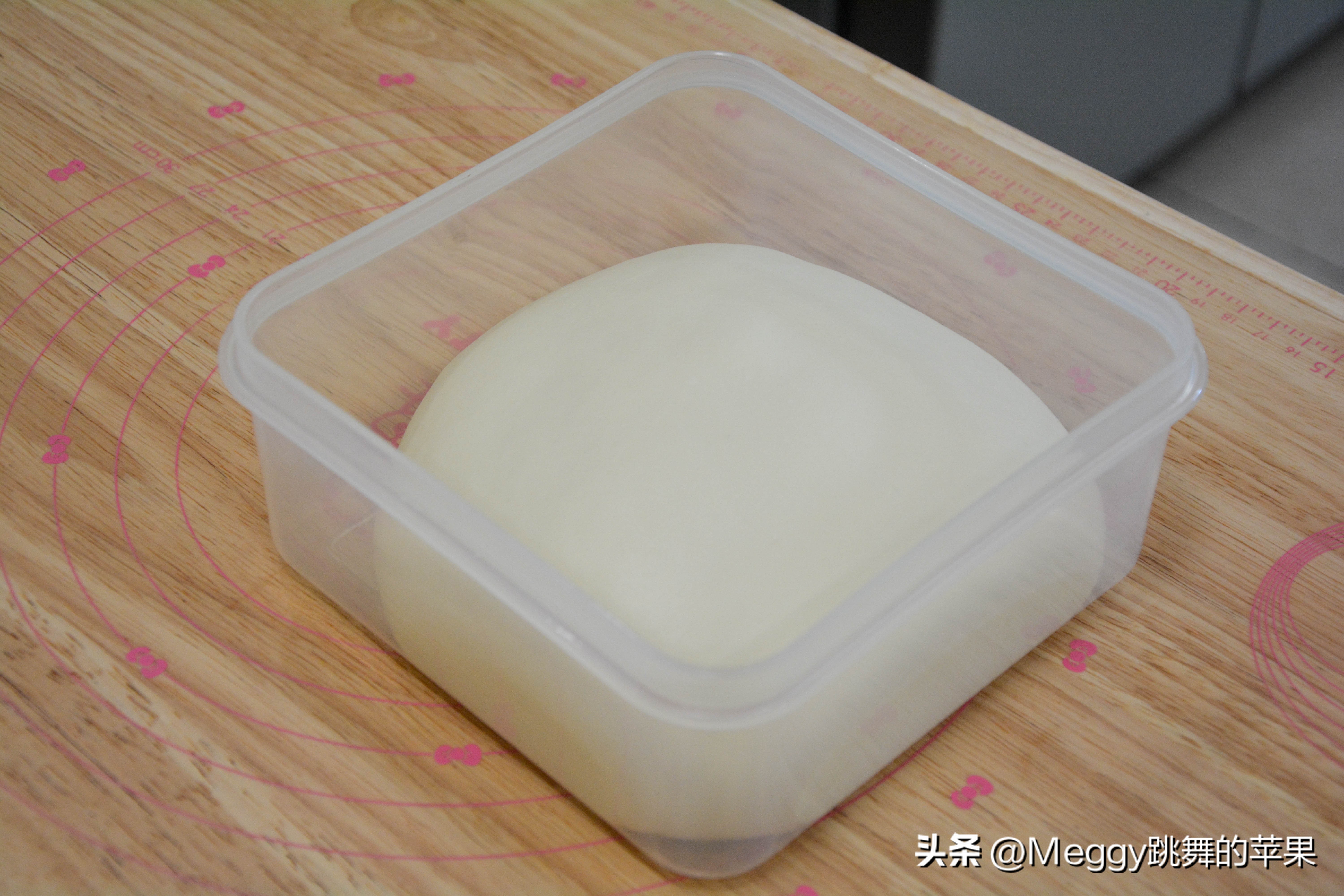 这个奶酪花环面包棒极了,颜值与美味并存,新年送礼可以有