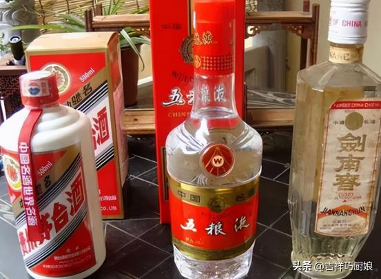 怪事！大批外国游客涌入四川，表面看似旅游，实则是盯上了白酒