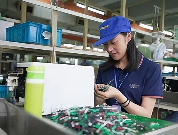 摆地摊日入9000吗,摆地摊日入九千