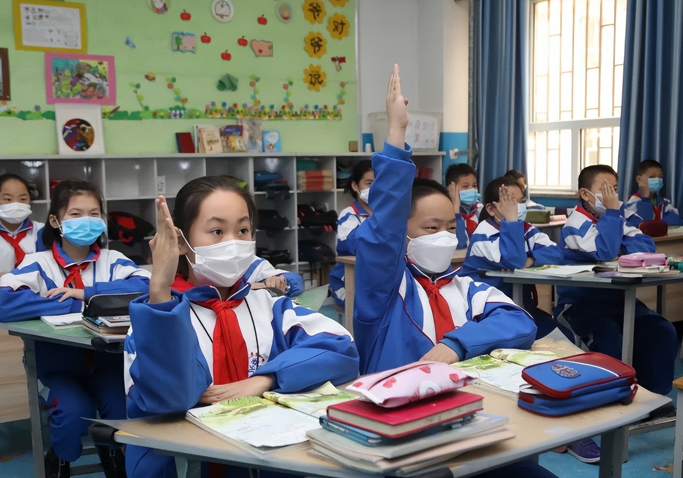 西安小学校服一般多少钱,西安小学校服收费标准是多少