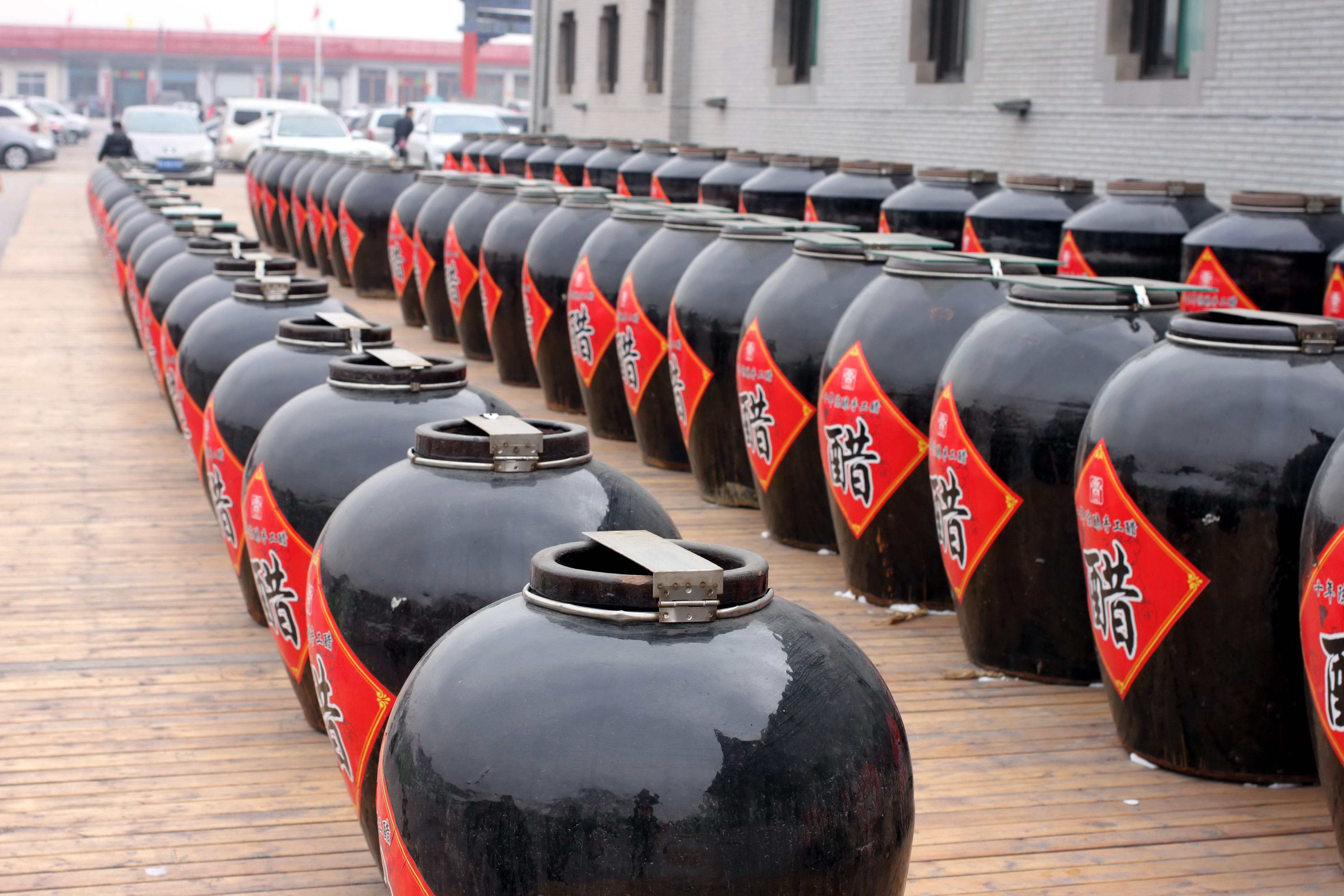 人类同类相食是怎么回事,人类基因有防止人吃人的吗