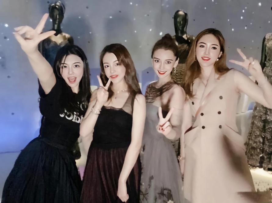 15人拼单3000一夜，名媛群聊天截图曝光，撕开当下社会虚伪遮羞布