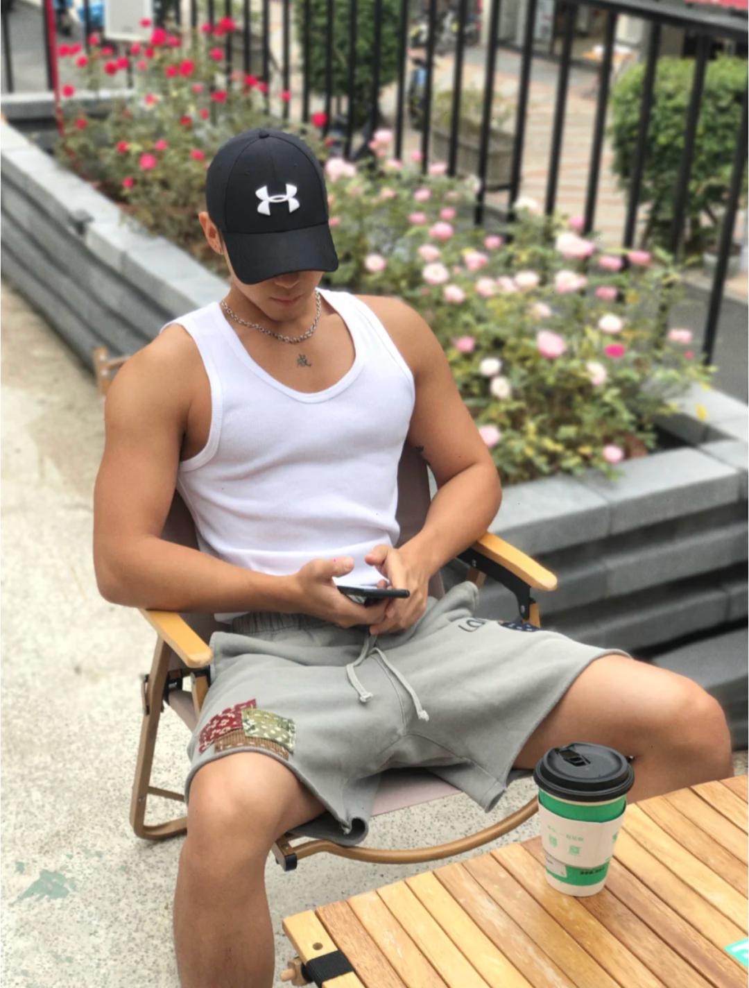 小麦色体育生腹肌,小麦色的肌肉