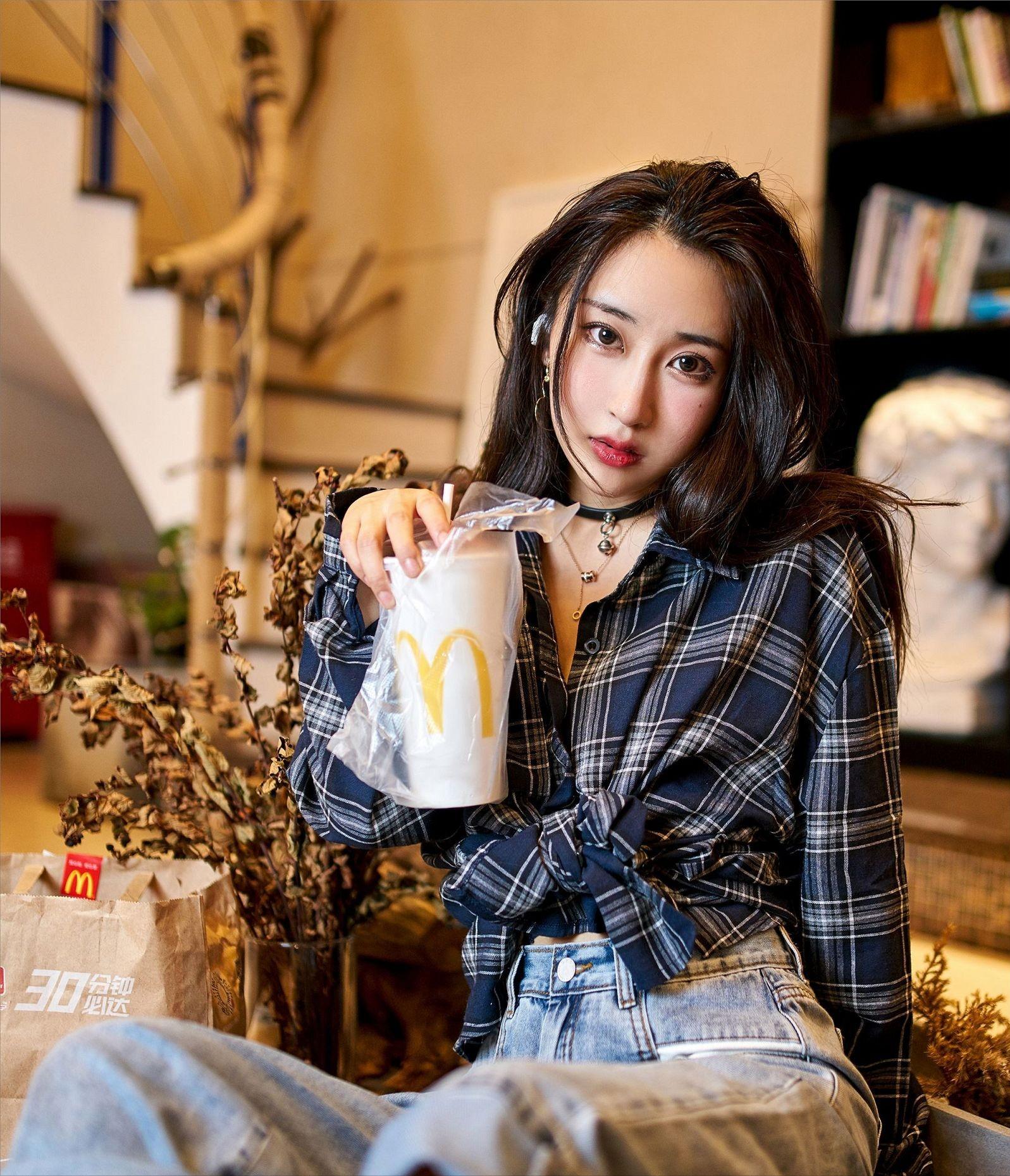 直播陪粉丝聊天话术技巧,新人主播怎么和粉丝互动聊天话术