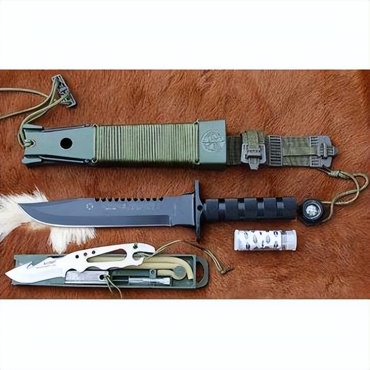 特种兵野外生存必备的武器,特种兵野外生存必备战术刀