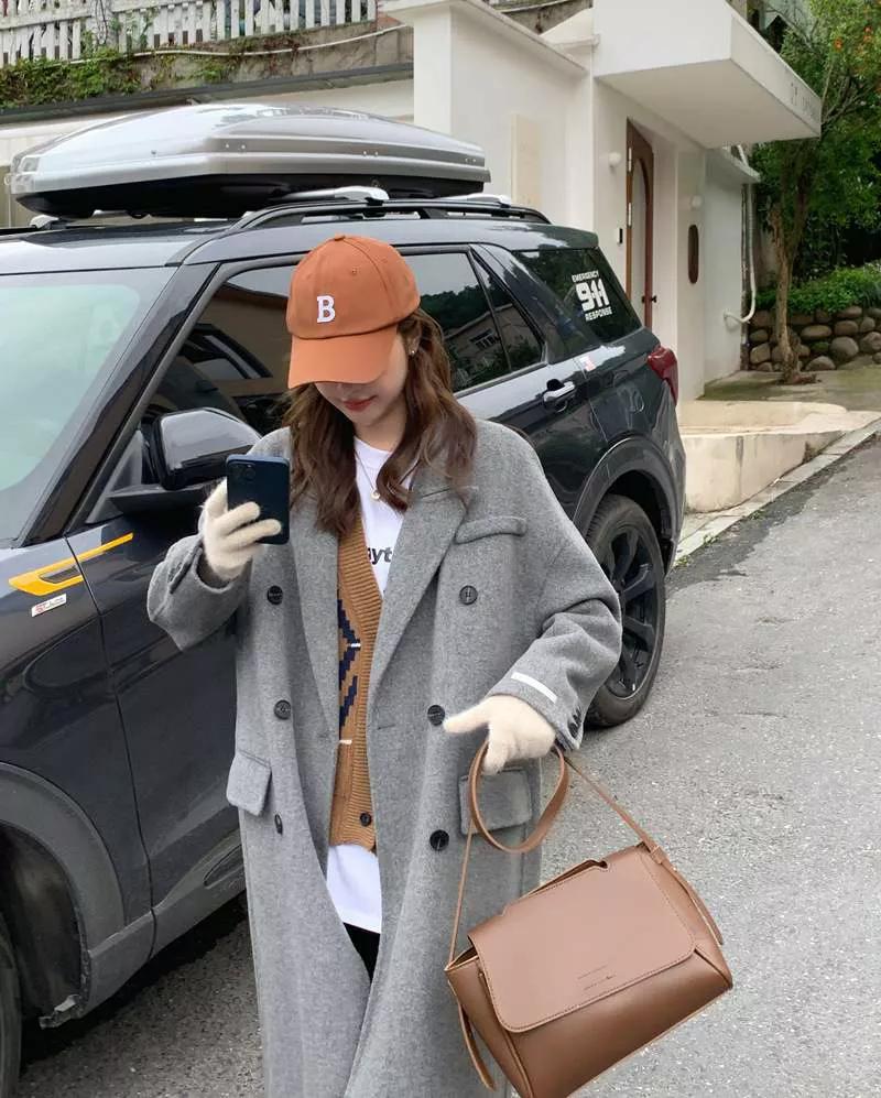 惊艳穿对灰大衣化身韩剧女主角,惊艳的女人韩剧穿衣搭配