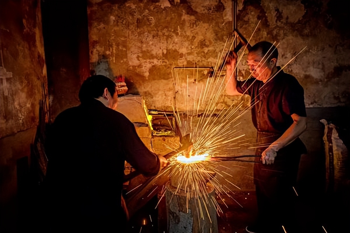 1600年前的道教，全员法剑配身，铸剑锻刀样样行，却不被皇帝忌惮