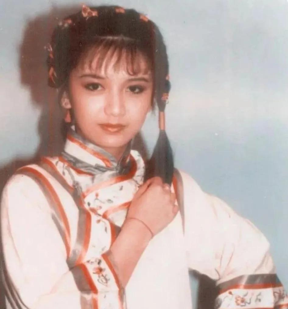 梁朝伟曾华倩靓仔,曾华倩梁朝伟年轻图片