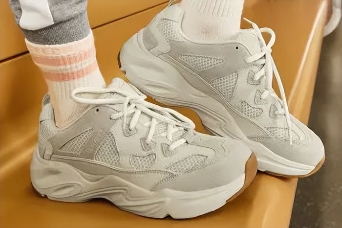 特别脏的鞋子怎么洗才干净,鞋子脏了怎么洗才更干净