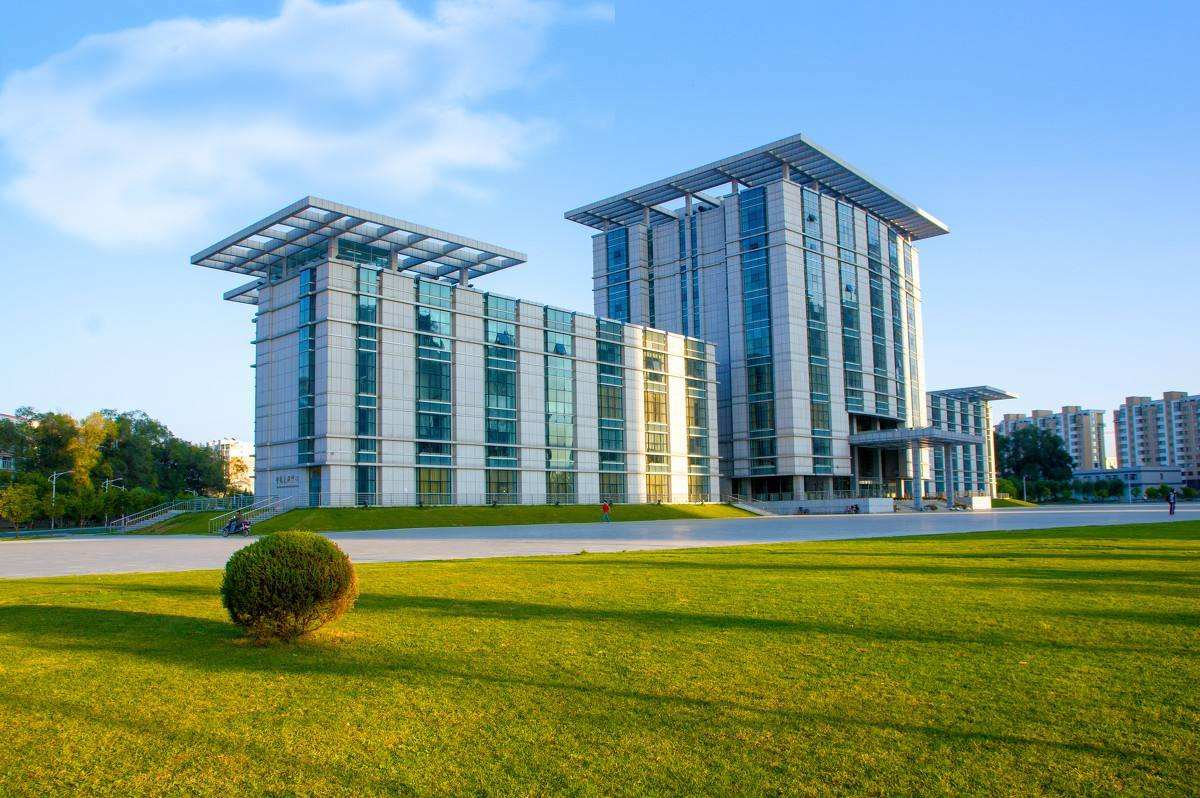 沈阳医学院跟吉林医药学院,沈阳医学院和吉林医药学院