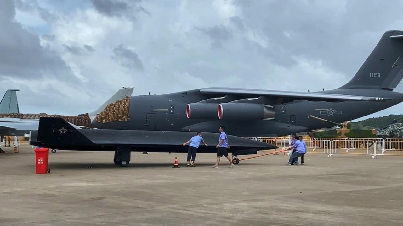 中国航展上的军用无人机,中国航展飞翼无人机