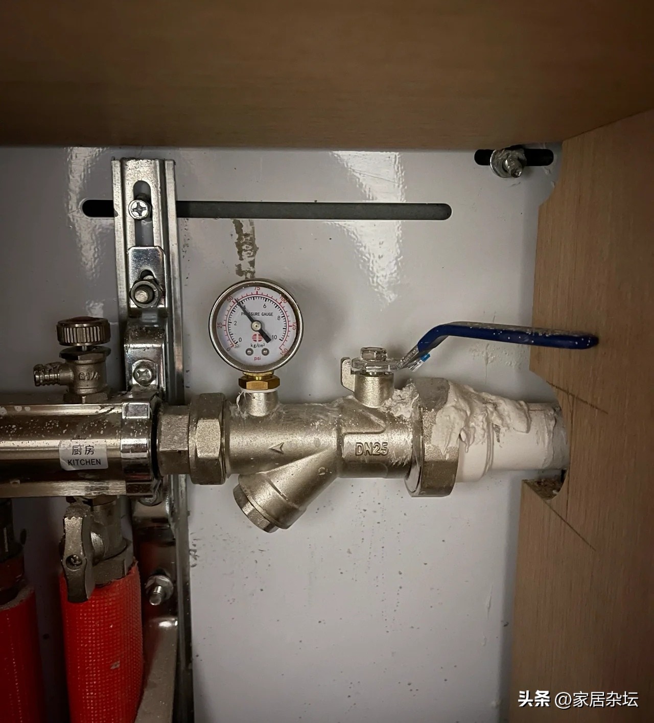 同一个小区有的楼暖气热有的不热,同一个楼为什么别人家暖气热