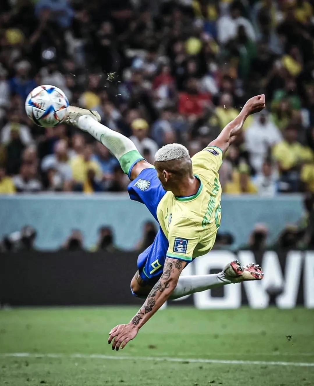 内马尔是不是染发了,内马尔和他队友染头发