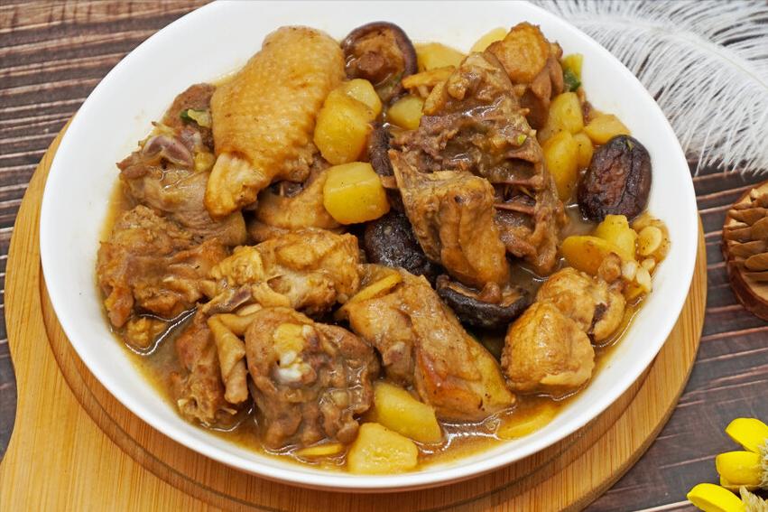 炖鸡肉发柴，原因是你只会焯水，大厨教你一个诀窍，鸡肉又鲜又嫩