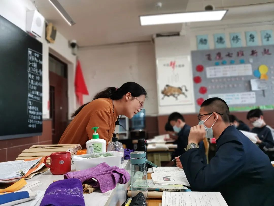 「师者铸魂」“我最喜爱的老师”--超越团队文理组