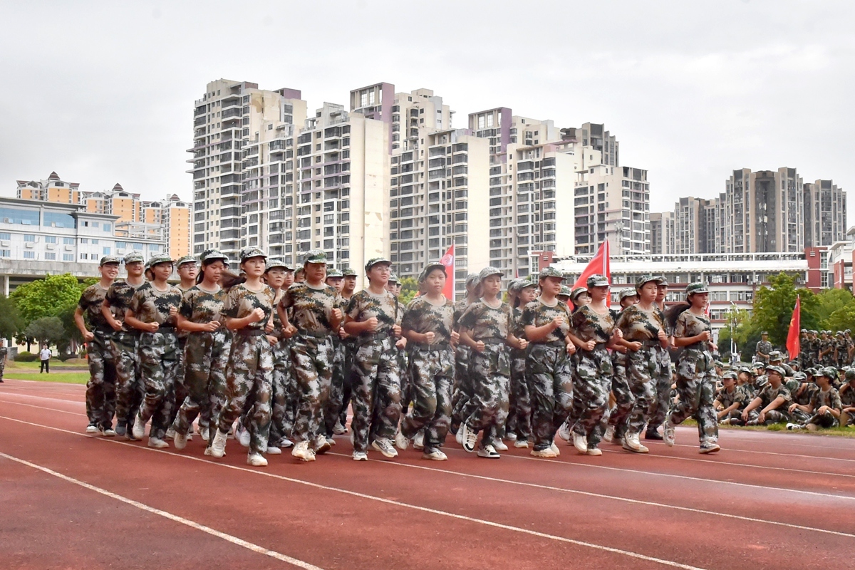 桂林各校军训精彩回顾,广西军训队列操