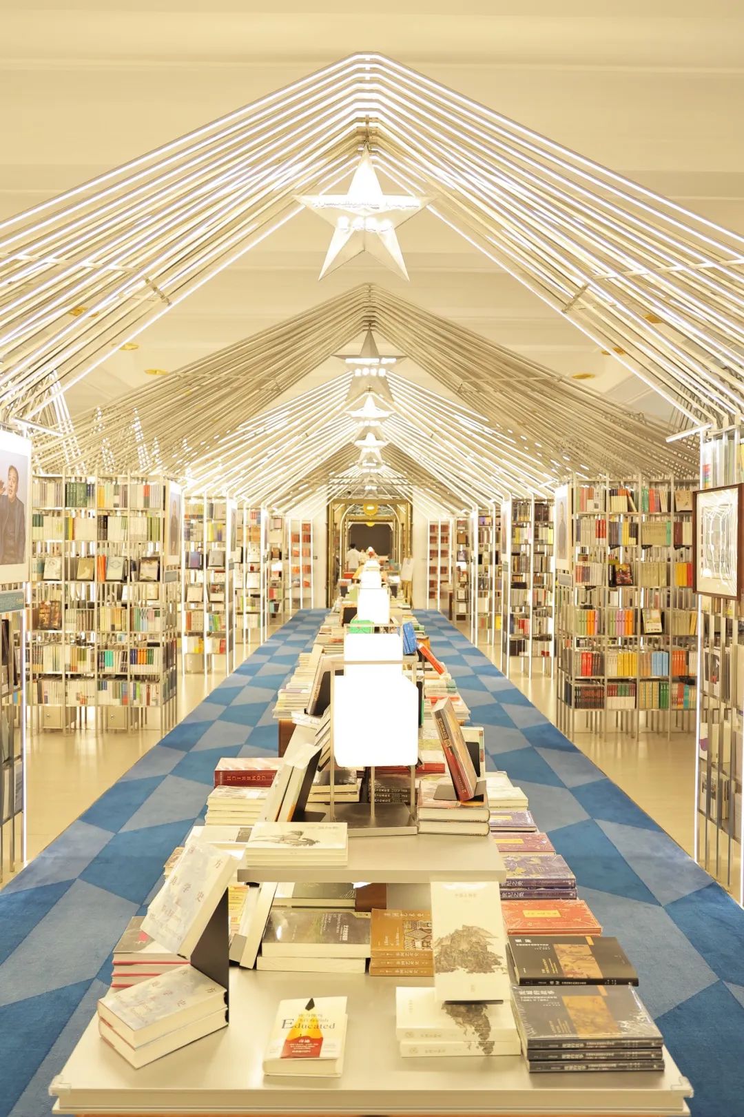 走进书店读书心得体会,走进图书馆感受书香气息