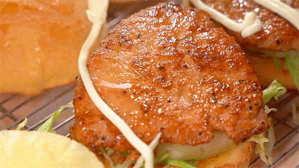 丹霞庄出现一个奇怪阿叔,一万块的店租竟卖起一元一只大鸡腿