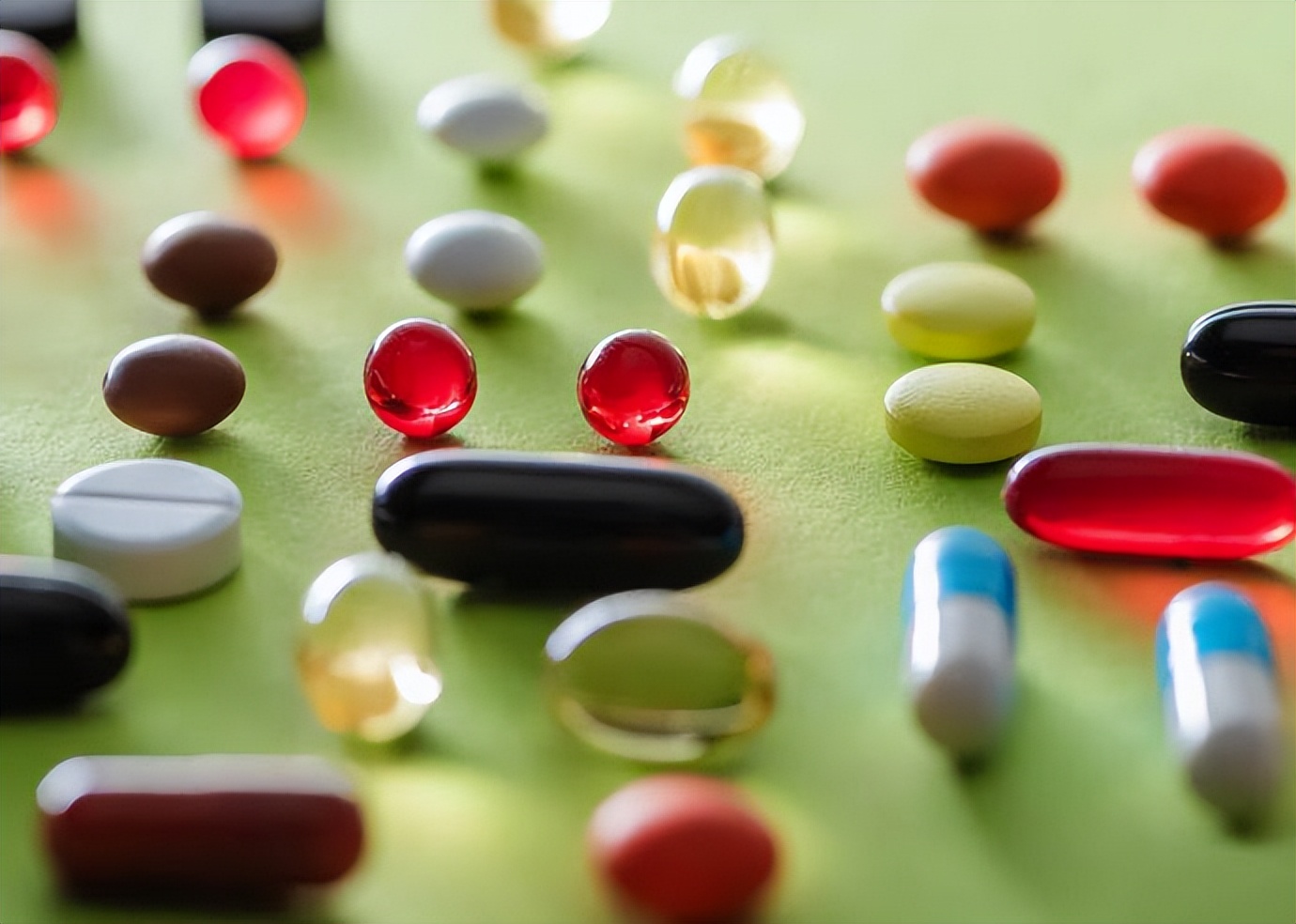 子宫多发肌瘤、宫腔积液、宫颈那囊、盆腔积液，这是什么病？