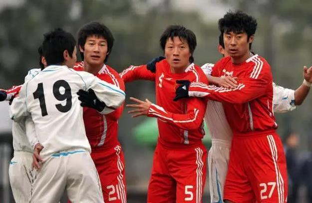 赵鹏都在踢中卫,赵鹏踢中卫是什么梗