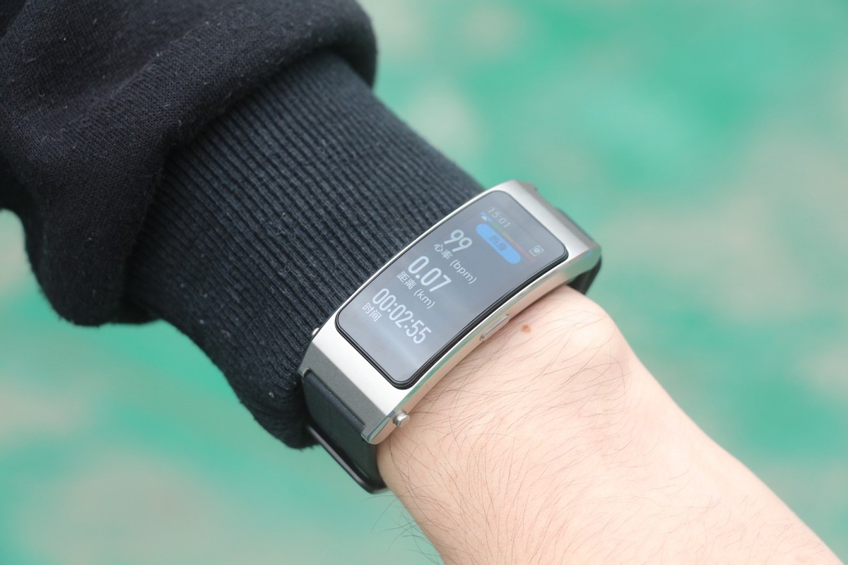 手环耳机二合一华为b7上手体验,华为什么时候发布新款B7手环