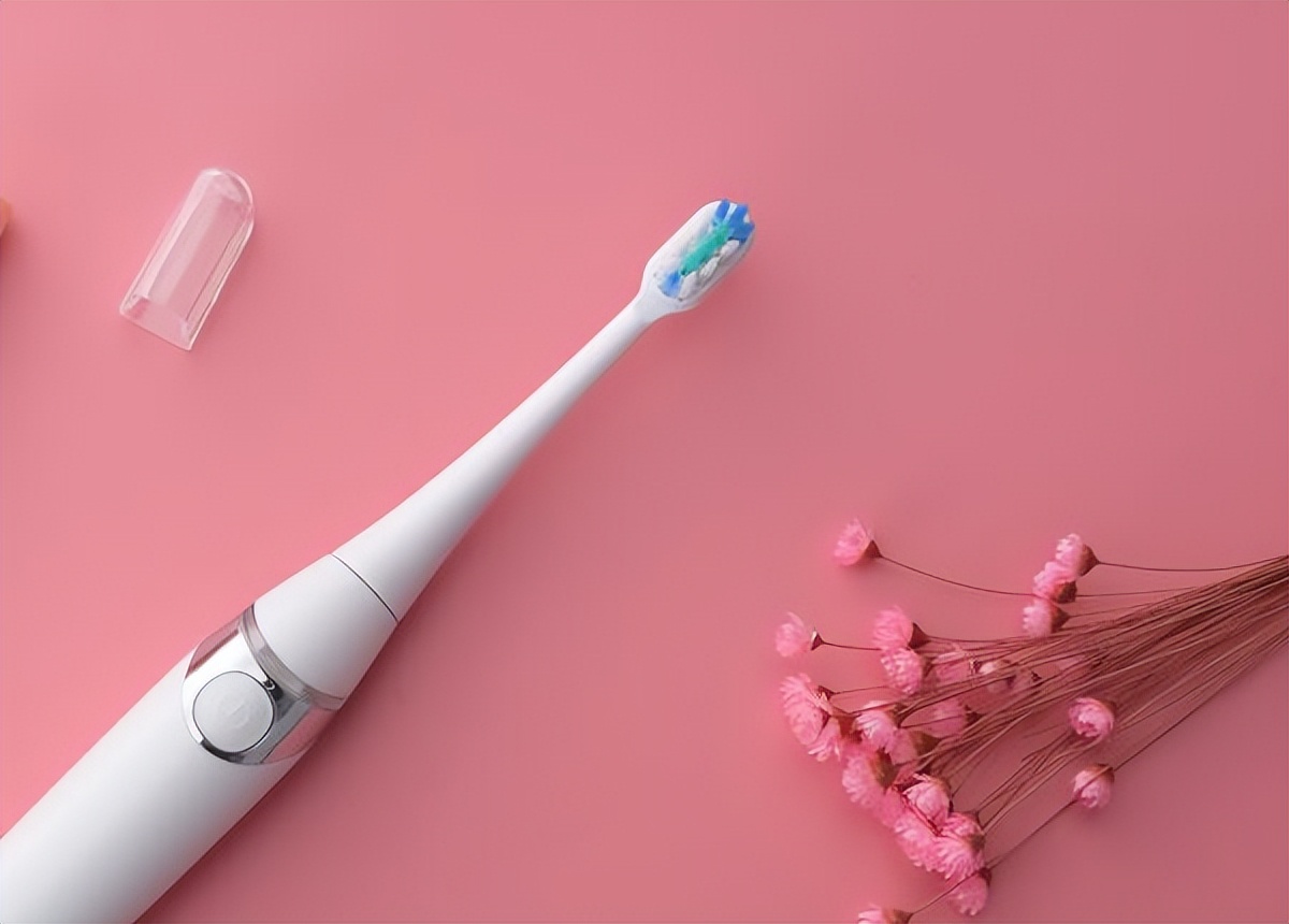 电动牙刷刷牙方式哪种好点,手动牙刷和电动牙刷刷牙的对比