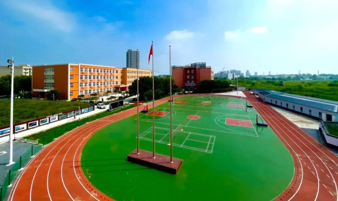 这所学院从北京搬到河北，开设播音专业，主持人大赛优秀选手任教