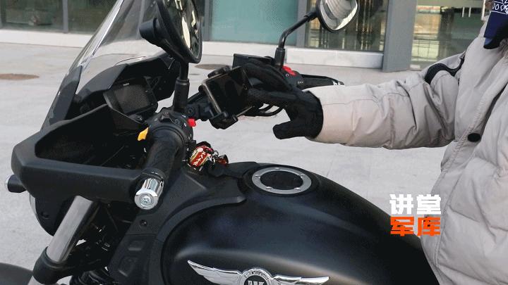 中国军队有战术手套吗,现役配发的战术手套