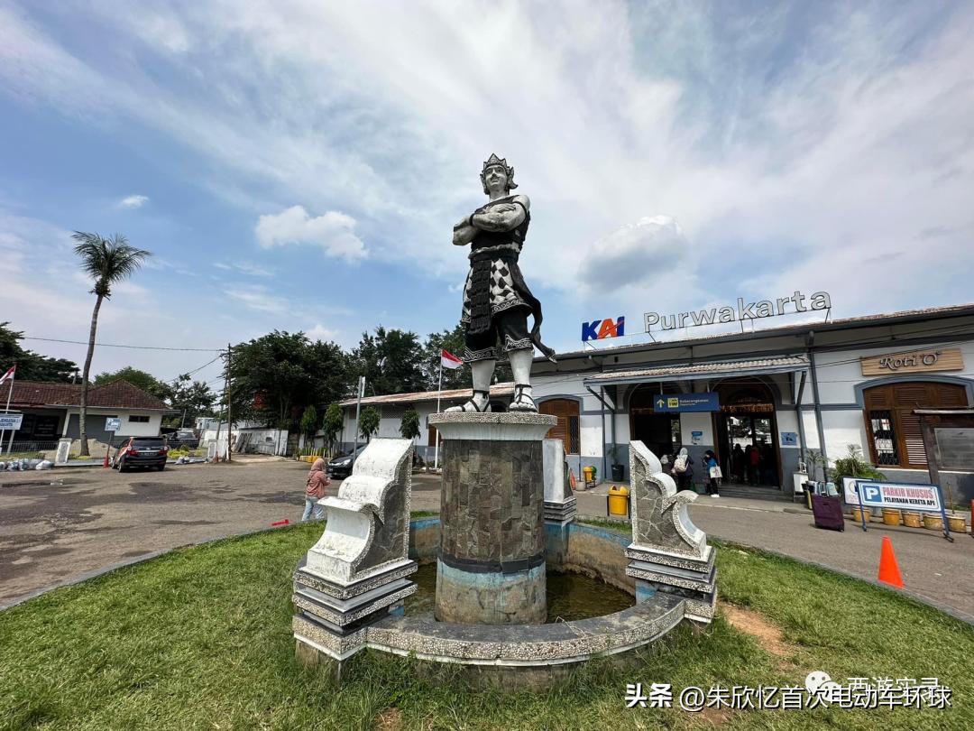 印尼进口中国火车车厢,印尼火车与高铁不一样