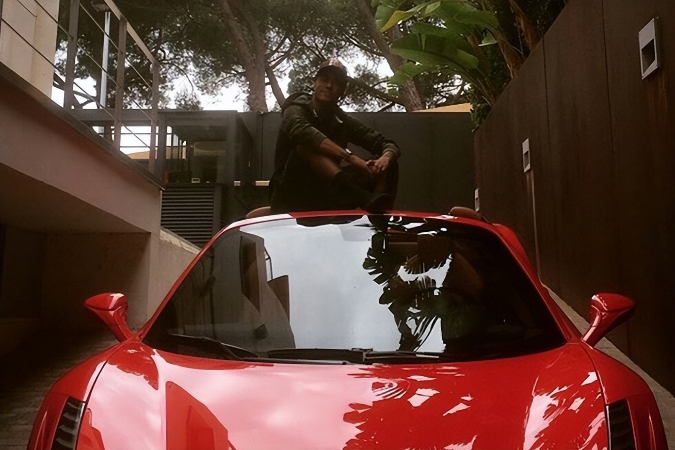 巴西内马尔豪车,巴西球星内马尔的豪车