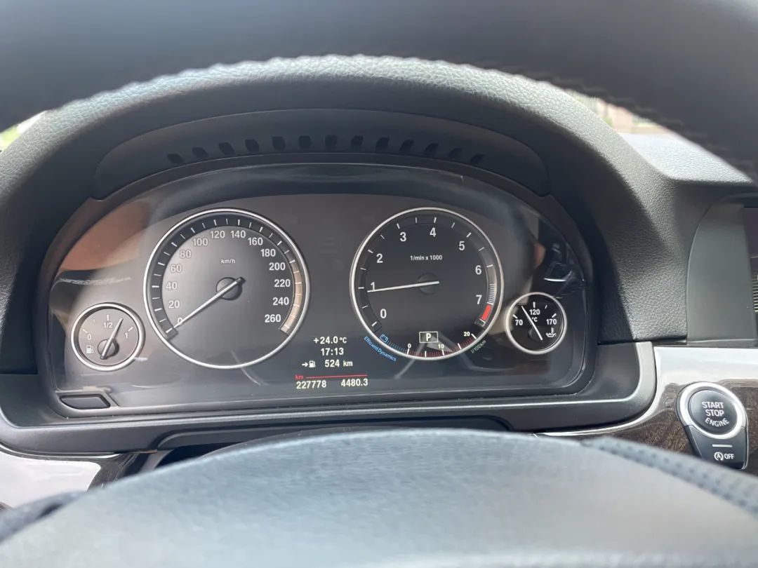 宝马x56缸和4缸的区别,18款宝马x1三缸发动机