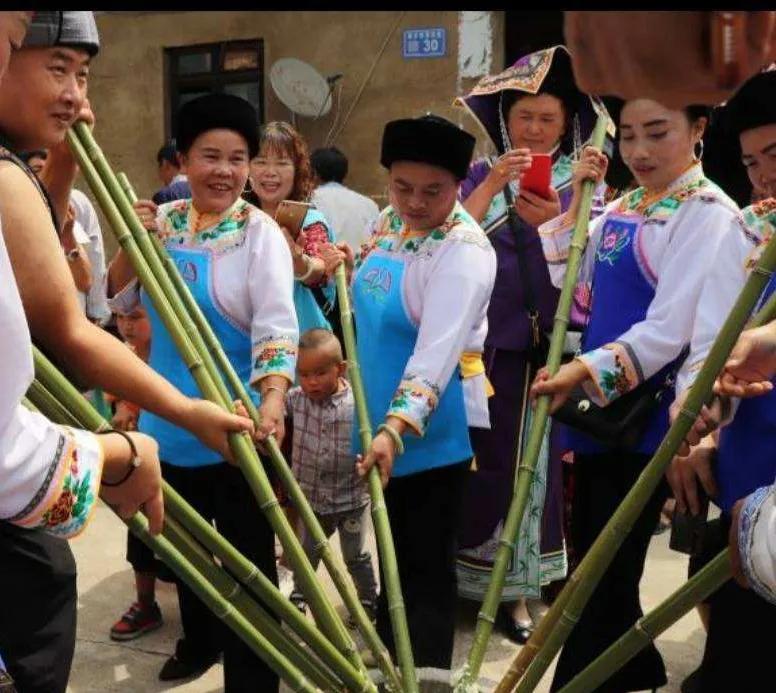 五十六个民族服饰视频,五十六个民族服饰完整版