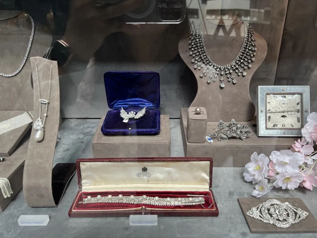 时隔3年又来日内瓦珠宝展大寻宝，竟然还见到了JAR真身！