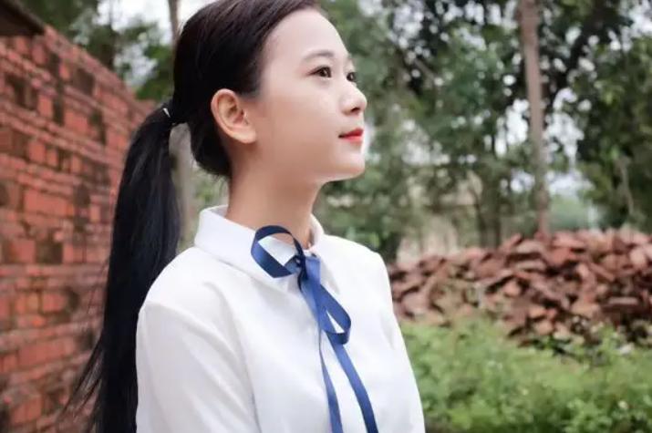 最年轻的董事长张曼如最新照,19岁董事长张曼如现状