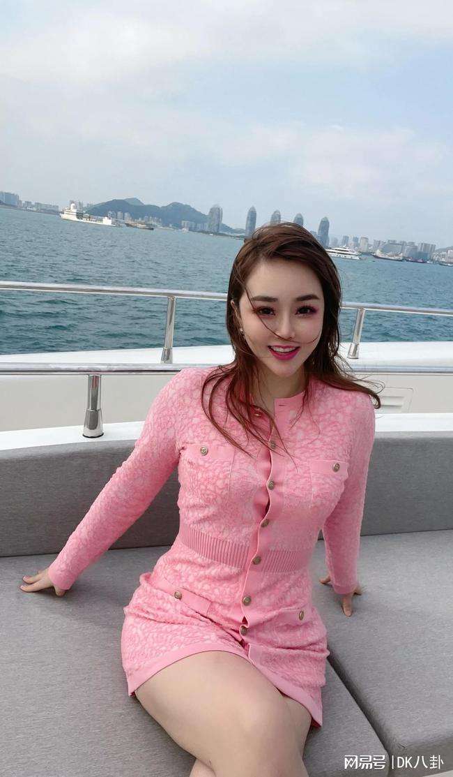 抖音90后网红富婆、日常养豹、出行包专机、到底是一种什么体验？