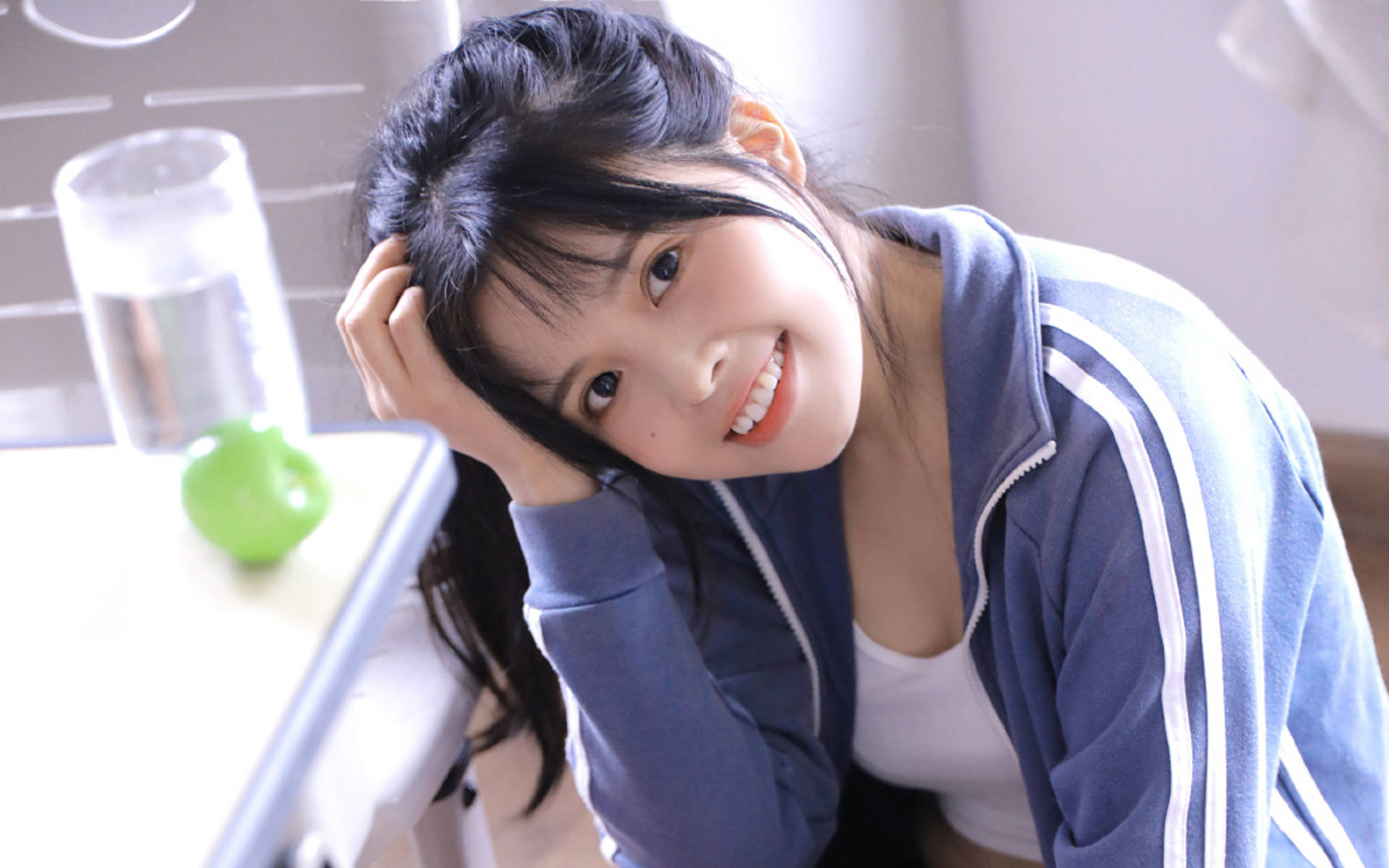 28岁脸部下垂用什么护肤品,40岁脸下垂提升最好的办法