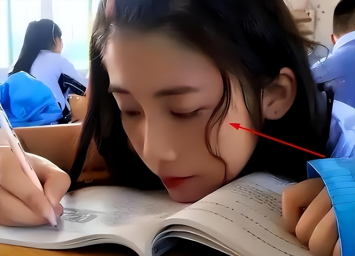 学生鲶鱼式刘海,学生头空气刘海