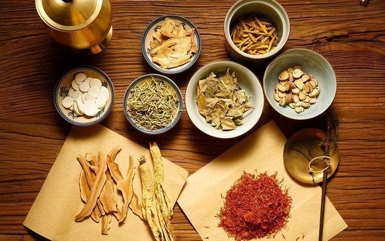 女孩学中药学和口腔医学哪个首选,口腔医学和中药制药哪个专业好