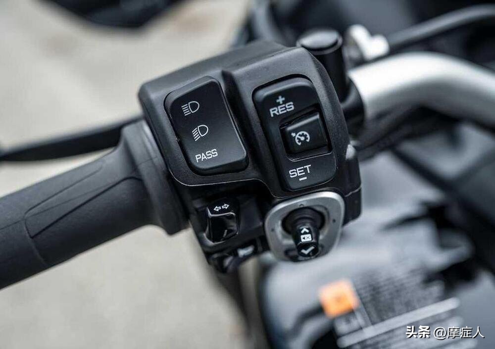 雅马哈niken和雅马哈mt09,雅马哈niken900gt自动挡