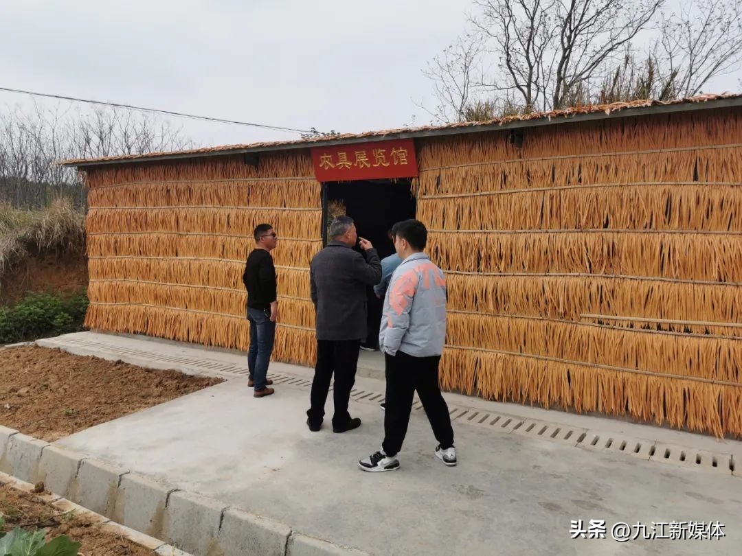 湖口学宫举行孔子圣像揭幕仪式,彭泽县令陶渊明雕像