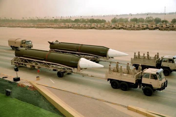 052d驱逐舰到访,052d导弹驱逐舰访问外国