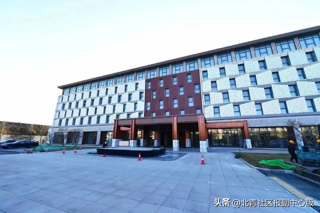 实景图亮相！副中心首个演艺特色酒店即将迎客：含梦幻剧场、游泳池、书吧……