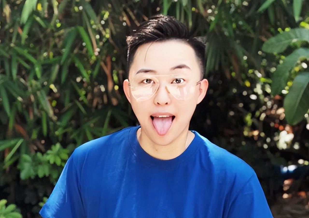 4年前，那个花50万买精子生五国混血的吉林妈妈，如今生活怎样了