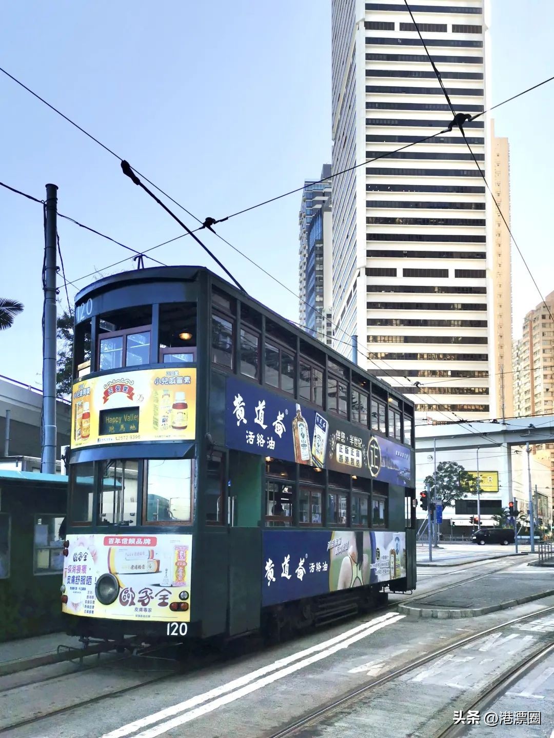乘坐叮叮车感受香港悠久的历史,乘坐叮叮车感受香港慢节奏的生活