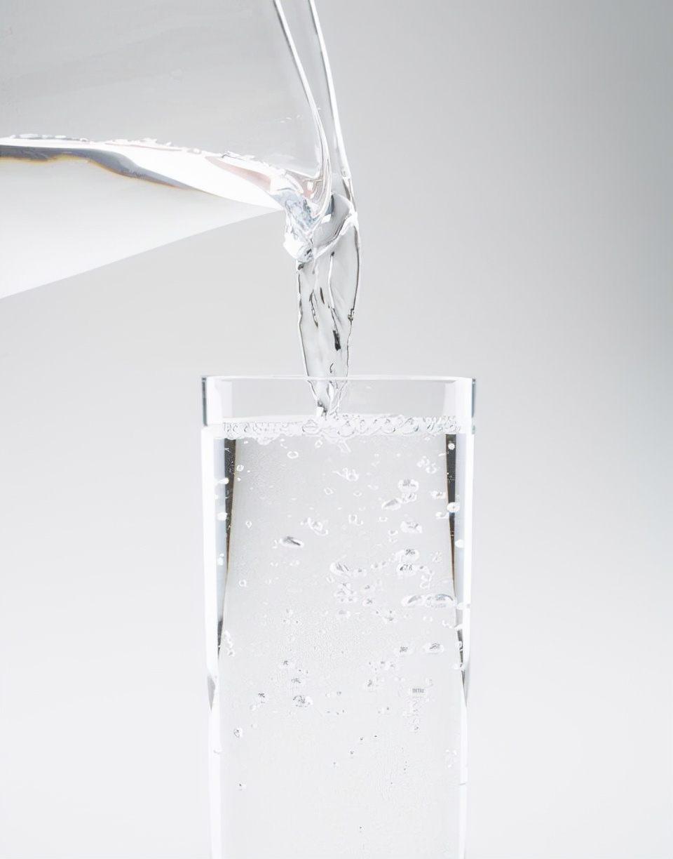 电热水壶干烧会产生有害物质吗,电热水壶烧水烧过了会怎样